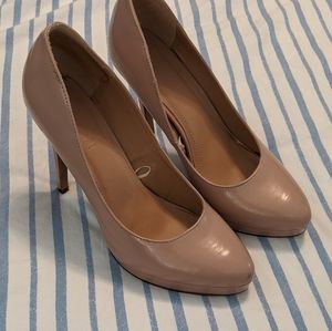 Nude high heel shoes Forever 21 Size 9